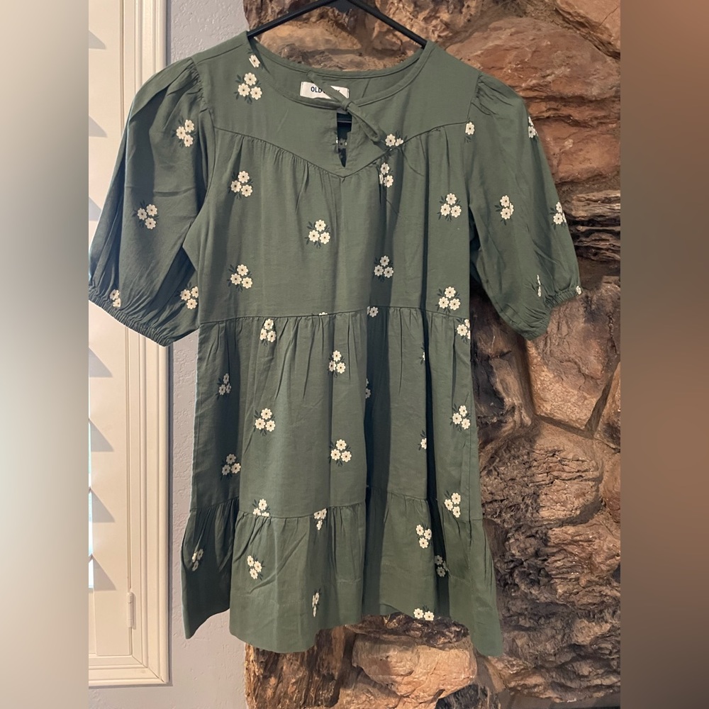 Old Navy girl’s flower 3/4 sleeve dress
